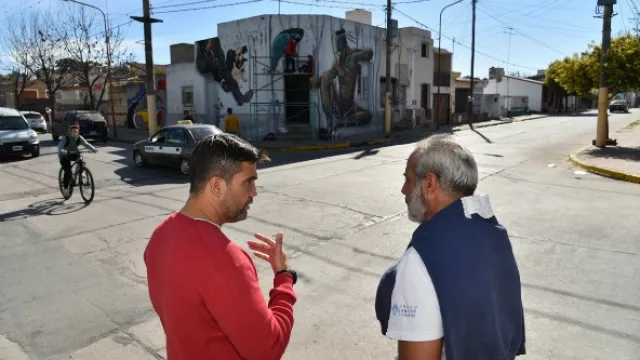 Las paredes de dos barrios de Alta Gracia fueron lienzos para el arte y la vida.