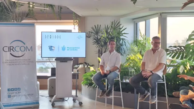 “A la IA le debemos dar el tratamiento adecuado, si no nos va a llevar puesto” (Juan Santiago en el Circom Sessions 2024)