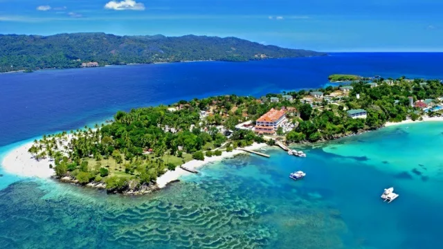 Vuelos semanales a Samaná con Andes Líneas Aéreas y alojamiento exclusivo en Bahía Príncipe