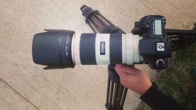 Algunos de los equipos de la productora utilizado para la filmación de un institucional en la Universidad Siglo 21.