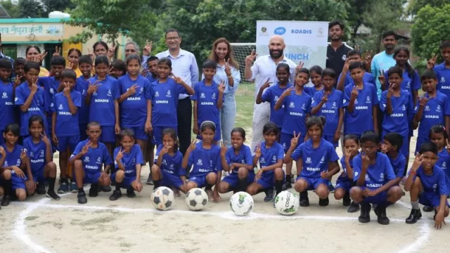 La Fundación Real Madrid y ROADIS inauguran dos escuelas sociodeportivas en India (200 niños y niñas participan en esta iniciativa en el estado de Uttar Pradesh)