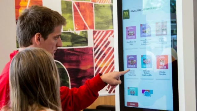 The future is coming: McDonald’s inauguró el primer local “tecnológico” (0km)