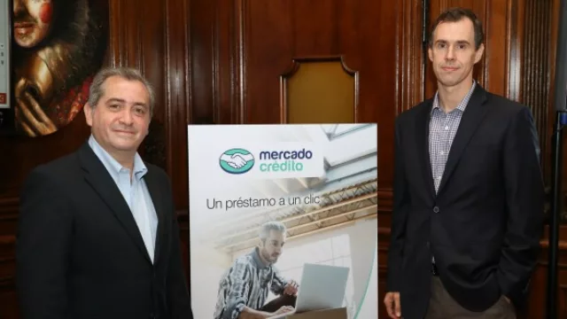 Martín de los Santos,  vicepresidente senior de Mercado Crédito y Osvaldo Gimenez, vicepresidente Operaciones de Mercado Pago en el lanzamiento de la plataforma de préstamos que se desarrolló en el Hotel Four Seasons, CABA.