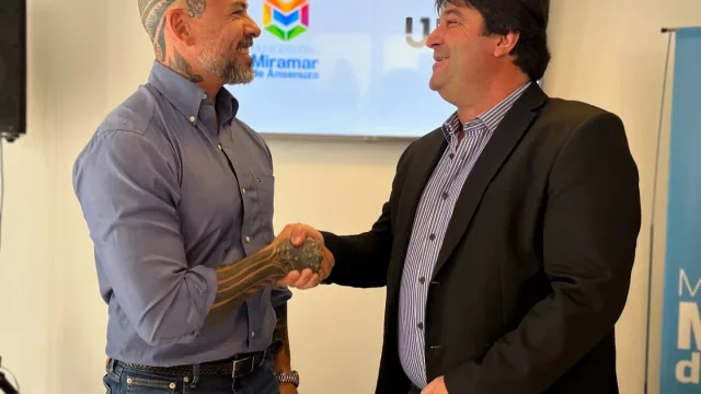 Universo Jiménez hace su desembarco en Miramar de Ansenuza para el mega festejo por el centenario de la localidad