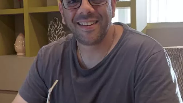 Juan Pablo Costa del Complejo Valle Sol: amamos trabajar en turismo, desarrollarnos, crecer (una historia familiar que se traduce en servicios)