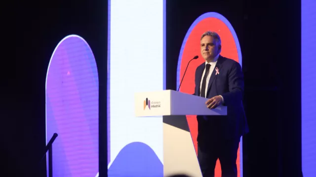 Ante industriales Llaryora reivindicó el modelo cordobés