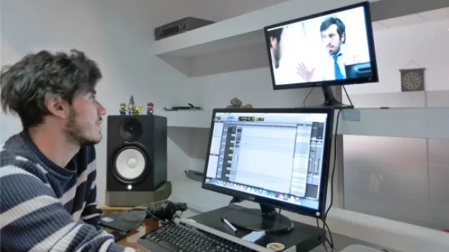 Manu Yeri Racig oriundo de Zapala Neuquén intaló su productora Llama Films en la agencia hace un año