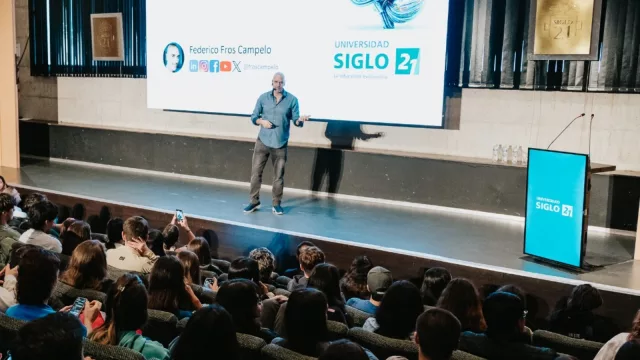 Comenzó Semana 21, el puente entre estudiantes y emprendedores de todo el país (ciencia, innovación, talento y creatividad como ejes)