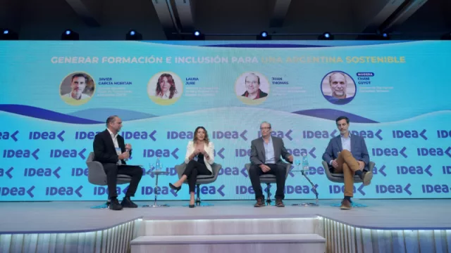 60° Coloquio de IDEA: Jure reivindicó el modelo cordobés de empleo, inclusión y gestión público-privado