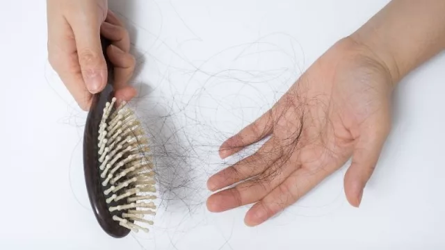 ¿Te recomendaron un medicamento casero para frenar la caída del pelo? Conocé los pasos a seguir para solucionar el problema de verdad