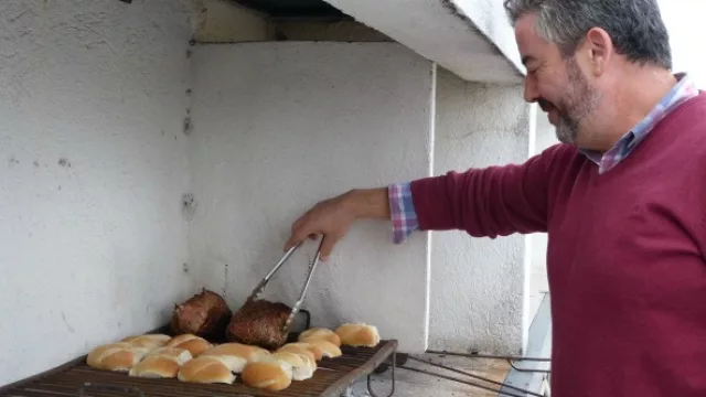 Otra de las pasiones de Marcelo es la cocina, por eso para la ocasión nos sorprendió con un bondiola a la parrilla.