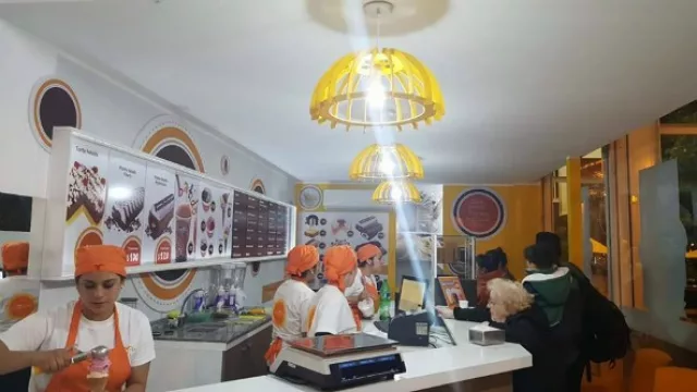 Helados Arlequín llegó a la capital neuquina (conocela en la esquina de Roca y Brown)