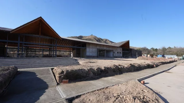 Villa General Belgrano: Con aportes provinciales se realizará la nueva Terminal de Ómnibus y la ampliación del Centro de Salud que pasará a la categoría de Hospital Municipal