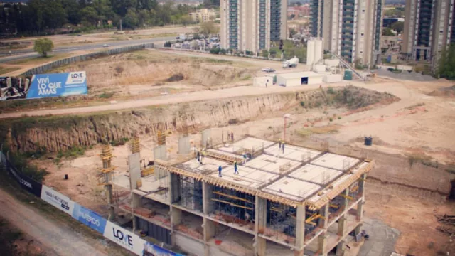 US$ 3.5 millones es la base del remate de Love (el desarrollo trunco de Inverco): ¿caro o barato? (¿qué desarrollista lo compraría?)