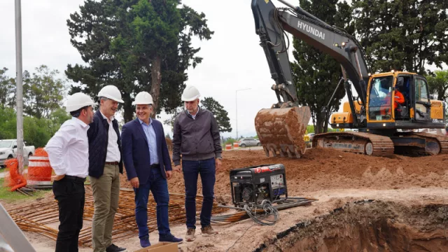 El puente que permitirá la salida de Valle Escondido avanza a buen ritmo