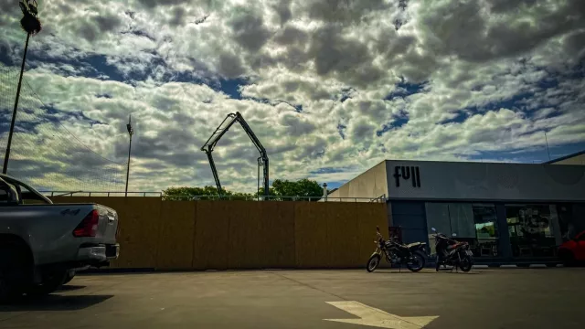 Atención vecinos de Urca: llega un Farmacity de 200m2 (una esquina que ya tenía “casi” todo)