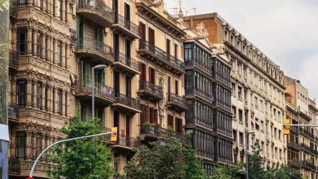 Barcelona lidera el ranking de las capitales de provincia más caras (con un alquiler medio de 623 euros por habitación)