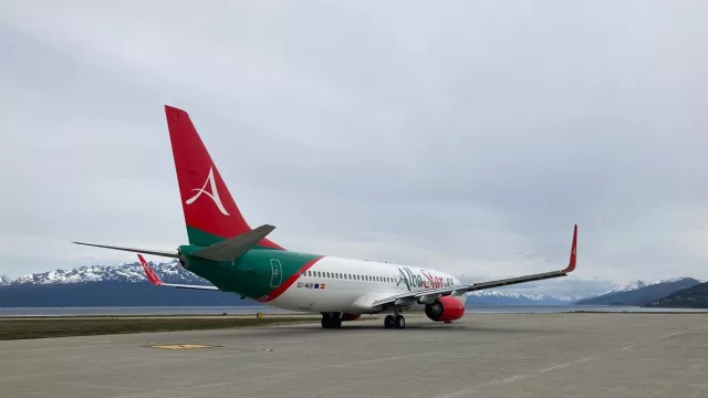 Flybondi ya opera el primer 737-800 ACMI (avión, tripulación, mantenimiento y seguro, todo incluido en el leasing)