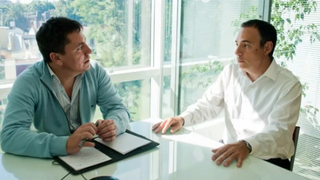 La gente que se anima a comprar en venta directa, buenísimo, los que no, pueden hacerlo online.