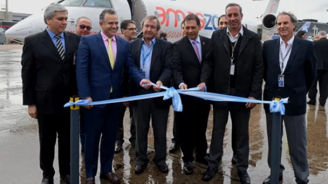 Autoridades paraguayas y argentinas dejaron inaugurado formalmente el primer vuelo.