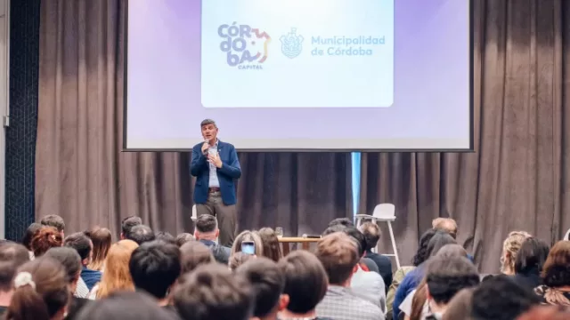 Junto a más de 400 emprendedores, Passerini dio inicio a la Semana Global del Emprendimiento en Potencia Emprendedora