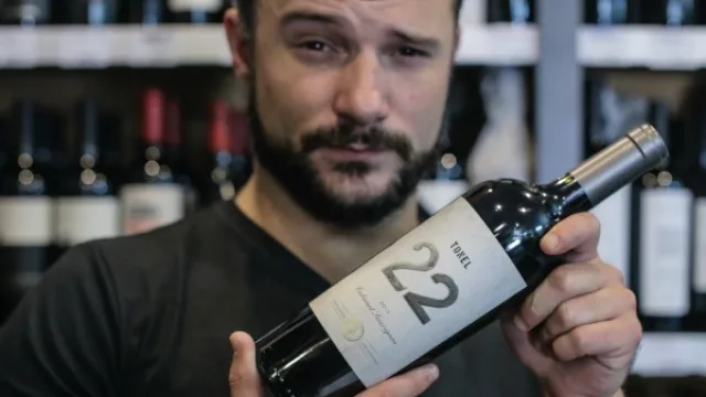 El vino para los canelones de la abuela