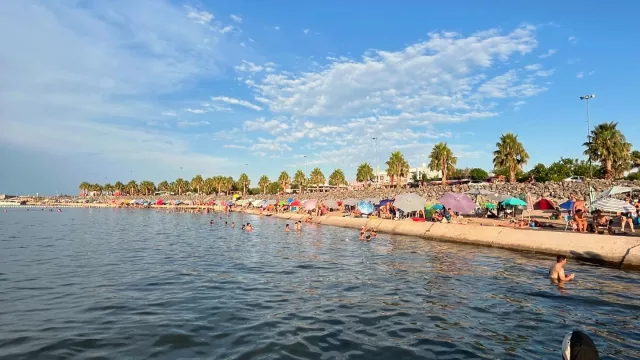 Miramar de Ansenuza cumple 100 y lo festeja con la apertura de temporada (Los Palmeras serán los encargados de ponerle música y alegría al momento)