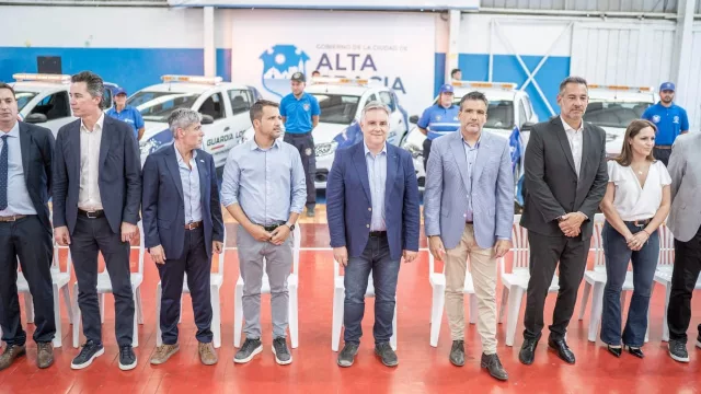 Llaryora desembarcó en Alta Gracia con 1.000 millones para 12 localidades y puso en marcha Guardias Locales (cuánto le tocó a cada una)