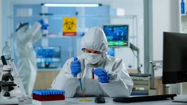 Sí, los laboratorios nos están matando... ¡con los precios! (aumentos de más del 1.200% en medicamentos hospitalarios desde 2022)