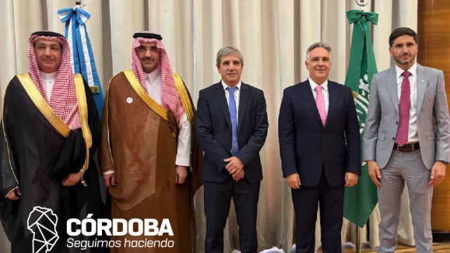 Llaryora, Pullaro y Caputo firmaron los avales para el financiamiento para el Acueducto Interprovincial