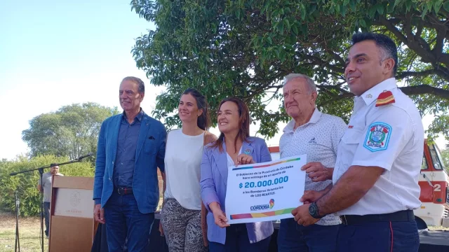 La Vicegobernadora hizo entrega de 20 millones a Bomberos Voluntarios de Los Reartes
