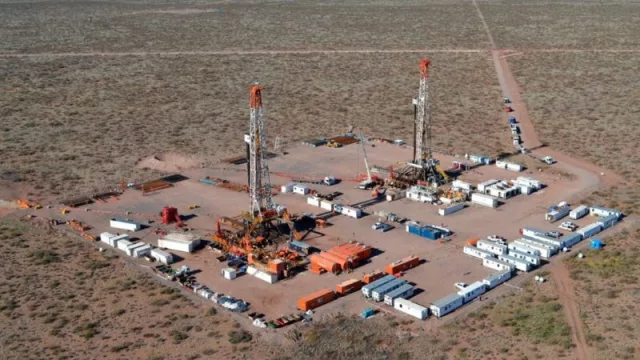 Neuquén impulsa acuerdos con petroleras para desarrollar infraestructura en Vaca Muerta
