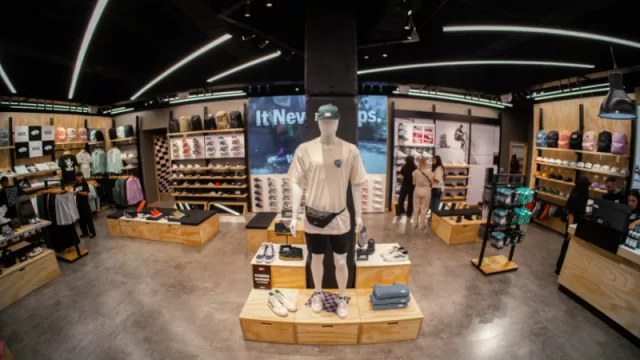 Vans inauguró un local exclusivo en Nuevocentro Shopping
