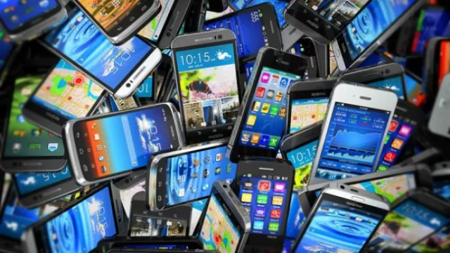 A qué teléfono aspiran nuestros InfoNautas