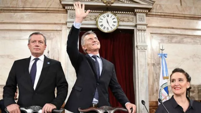 Sobre los runrunes del peronismo esmerilando al gobierno, dice...