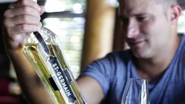 Flores de saúco hechas licor