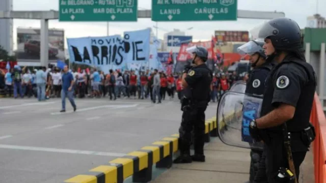 Desde España, nos cuenta sobre los paros y protestas en la madre patria...