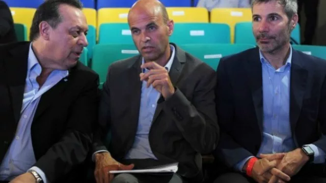 Dietrich y Santos presentan la "revolución de los aviones" en Córdoba (¿boom o piff?)