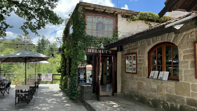 Helmut 's Bar Restaurante y Casa del Fundador (La Cumbrecita) ahora sumó el Paseo Helmut