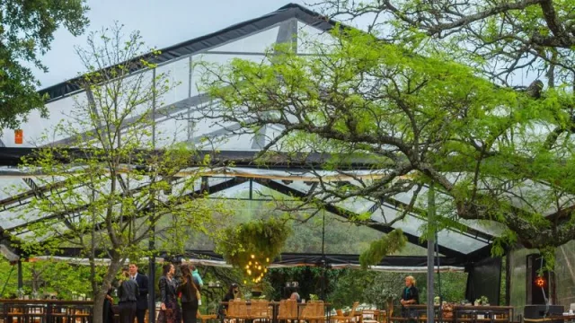 Freguglia trae a Córdoba un palacio de cristal (la empresa que transforma eventos y revoluciona la industria con carpas únicas)