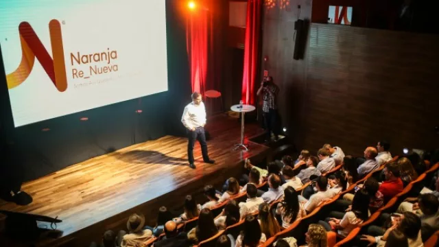 La presentación se hizo en Casa Naranja, ante 60 periodistas de todo el país.