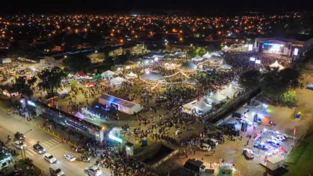 Alta Gracia y la vuelta al mundo en 5 noches (34 artistas en escena)