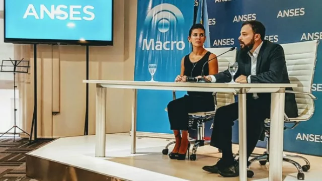 Milagro Medrano de Banco Macro y y Patricio Piffano de Anses.