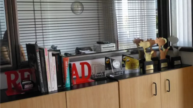 Si bien mantienen un perfil bajo en festivales y concursos de publicidad, tienen varios premios en su haber.