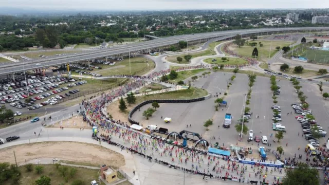 Vuelven las maratones a la ciudad: NB 42K Córdoba espera convocar a 5.000 corredores (¿qué marcas podrían estar junto a New Balance?)