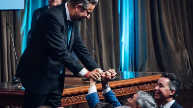 Passerini asistió a la asunción del nuevo ministro de Cooperativas y Mutuales de la Provincia, Gustavo Brandán