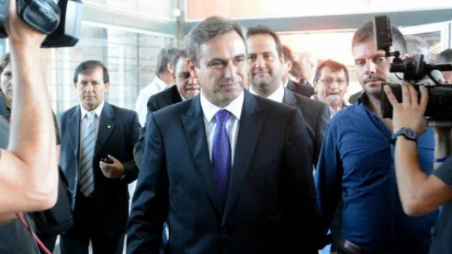 Mestre y Cossar ultiman una ordenanza para "liberar" 30.000 lotes para escriturar (desarrollistas felices)