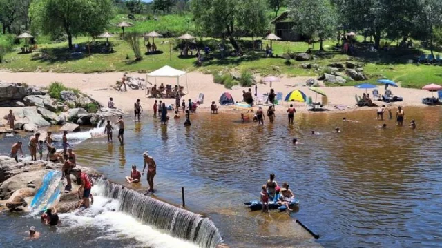 Arranque en positivo: Córdoba empezó la temporada de verano con buenos números (¿qué pasó con el bondi de Culiao?)