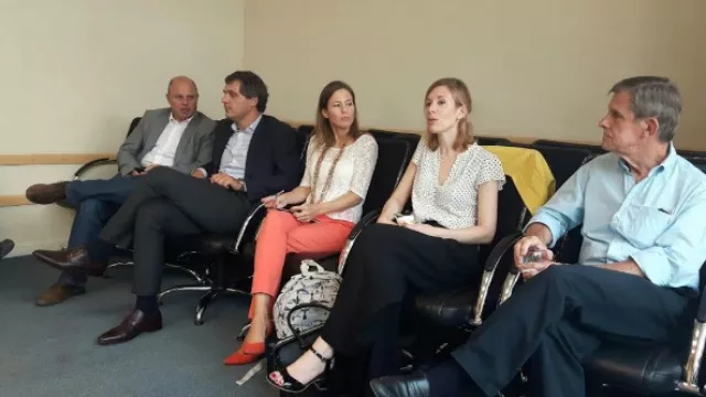 Pablo De Chiara (secretario de Industria de Córdoba), Tomás Grunhaut (Subsecretario de Pequeña y Mediana Empresa), Carolina Castro, Melina Barba (integrante de la secretaría Pyme) y Gerardo Seidel (presidente de la UIC).