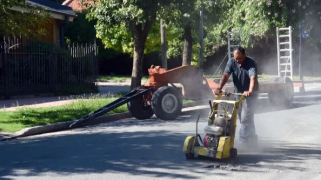 La Municipalidad continúa reparando calles en distintos barrios